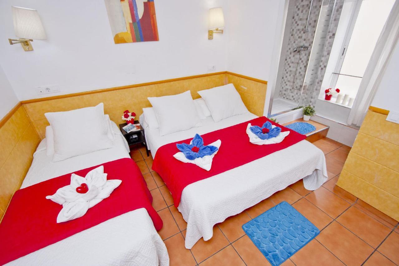 Barcelona City Rooms Hostal — Photos 3